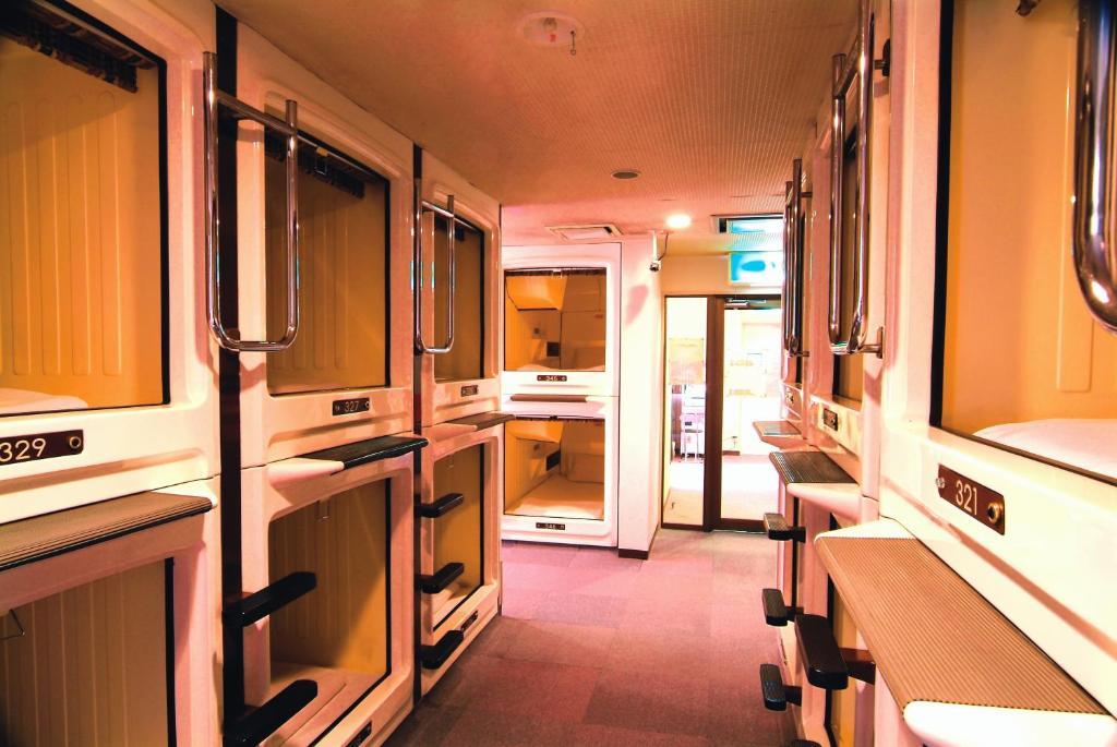 Capsule Hotel & Sauna Cosmo Plaza Akabane Tokyo Ruang foto